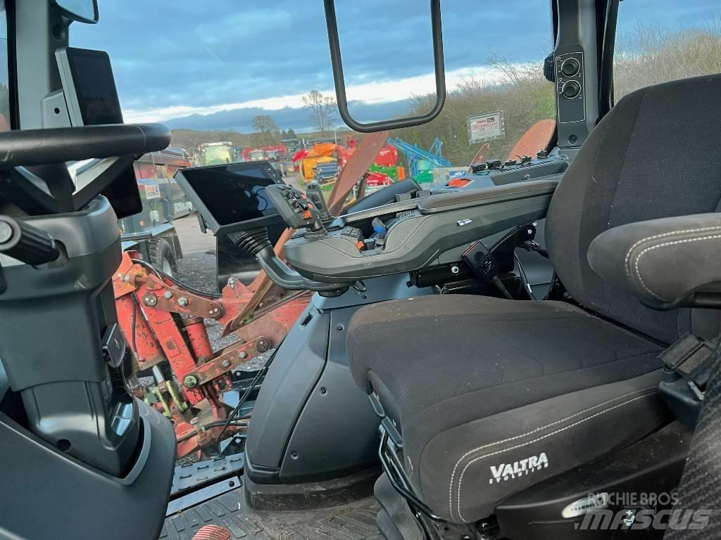 Valtra T 235 Direct Traktorok