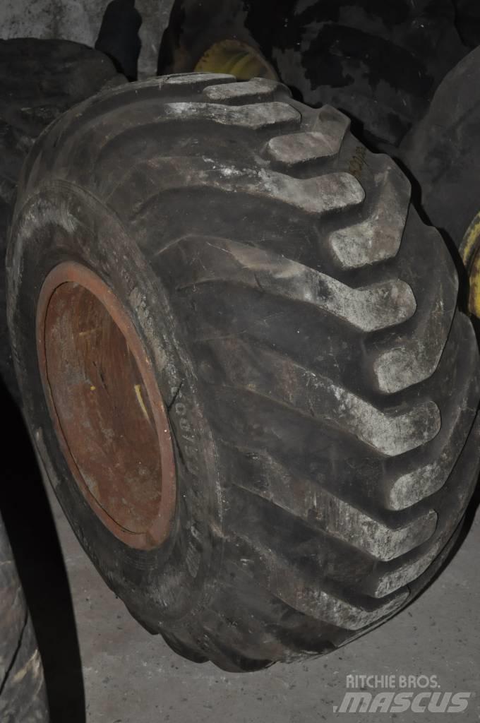 Petlas 600/50x22.5 Gumiabroncsok, kerekek és felnik