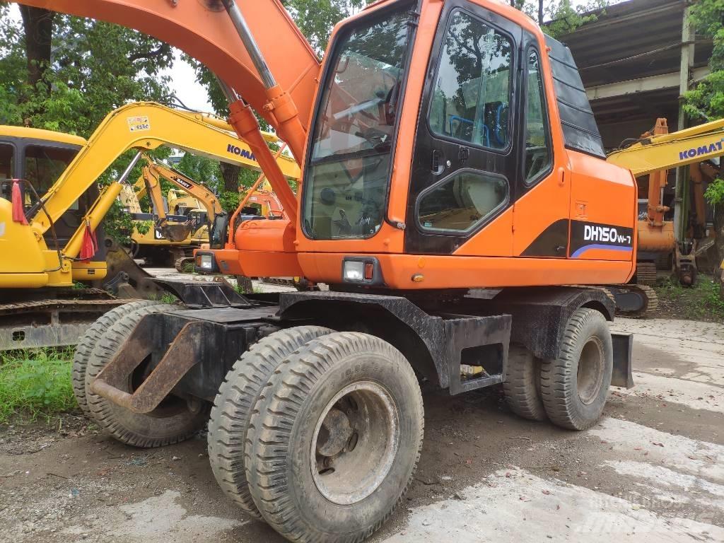 Doosan DH 150 W-7 Gumikerekes kotrók