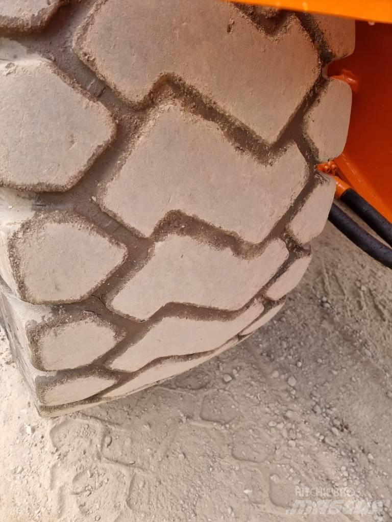Doosan DL 300-3 Gumikerekes homlokrakodók
