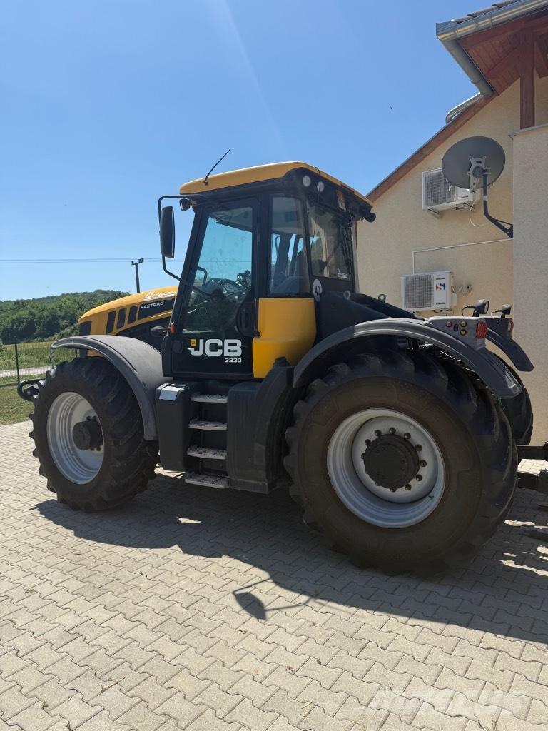 JCB JCB Fastrack3230 Traktorok