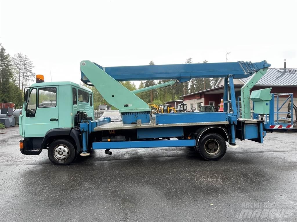 MAN L200 4x2-4300 Teherautóra szerelt emelők és állványok