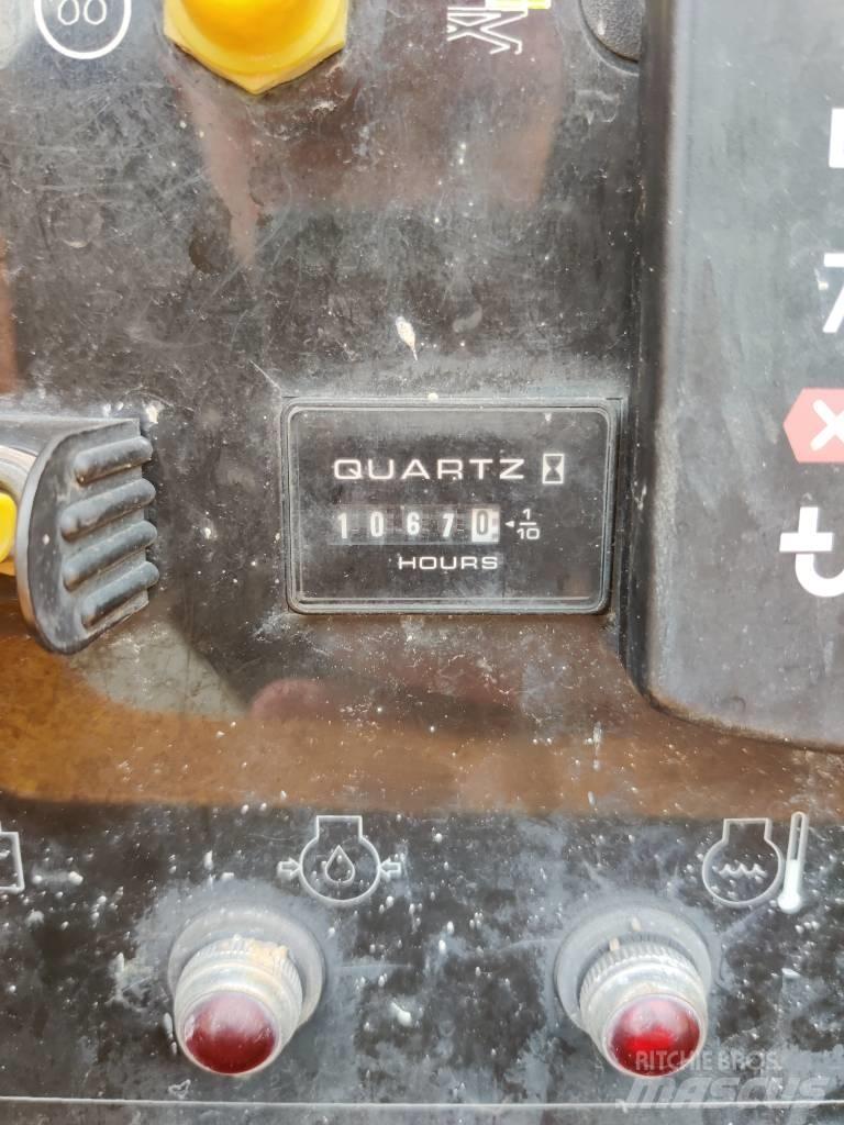 JLG 4394 RT Ollós emelők