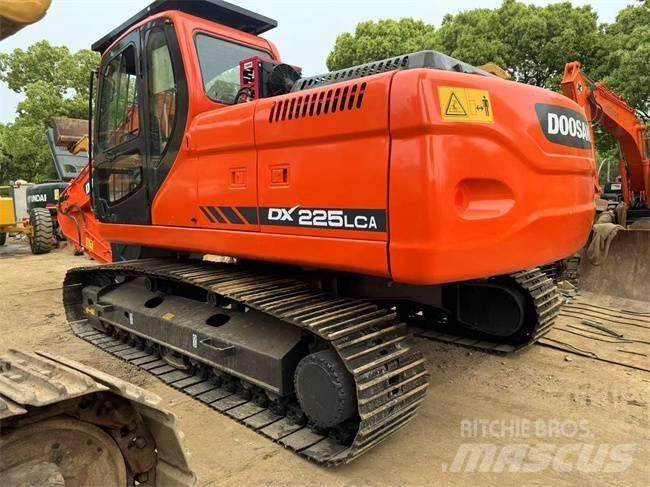 Doosan DX 225 LC Lánctalpas kotrók