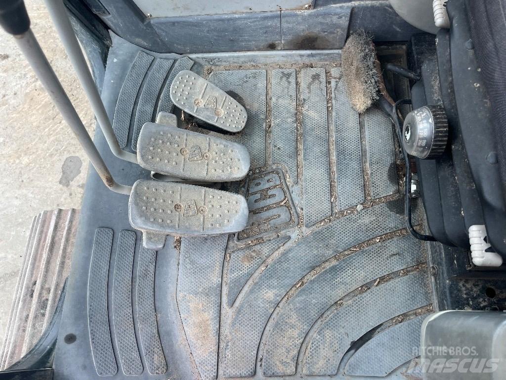JCB JS 130 Lánctalpas kotrók