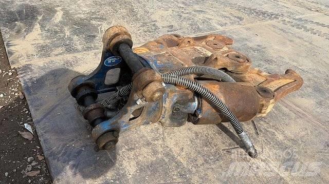 Kobelco SK30UR-6 Bontásra használt kotrók