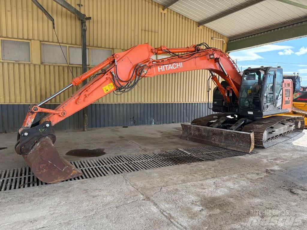 Hitachi ZX 225 Lánctalpas kotrók