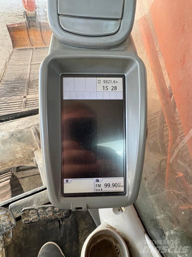 Hitachi ZX 225 Lánctalpas kotrók