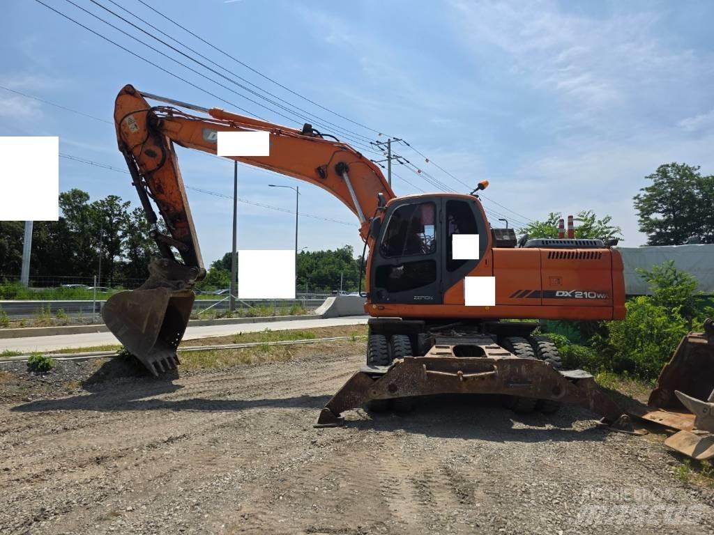 Doosan DX 210 W Gumikerekes kotrók