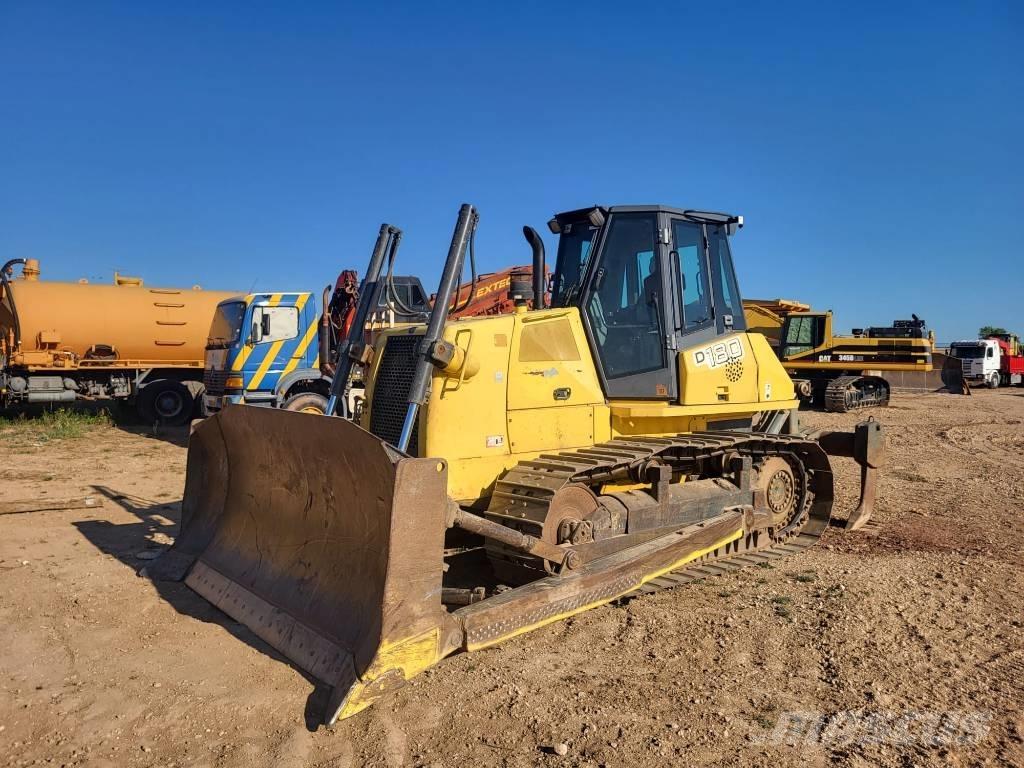 New Holland D 180 lánctalpas dózerek
