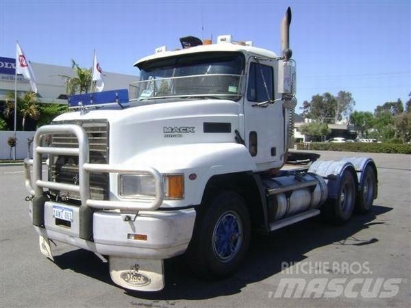 Mack Fleetliner Nyergesvontatók