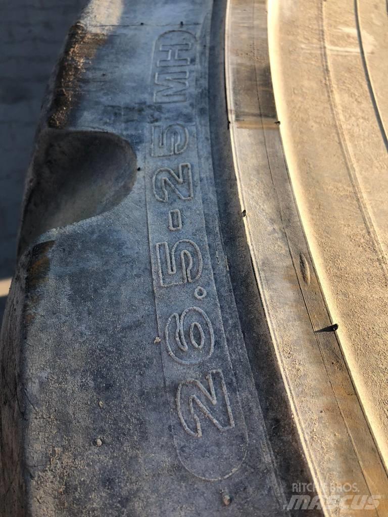 Michelin 26.5-25 MH Gumiabroncsok, kerekek és felnik