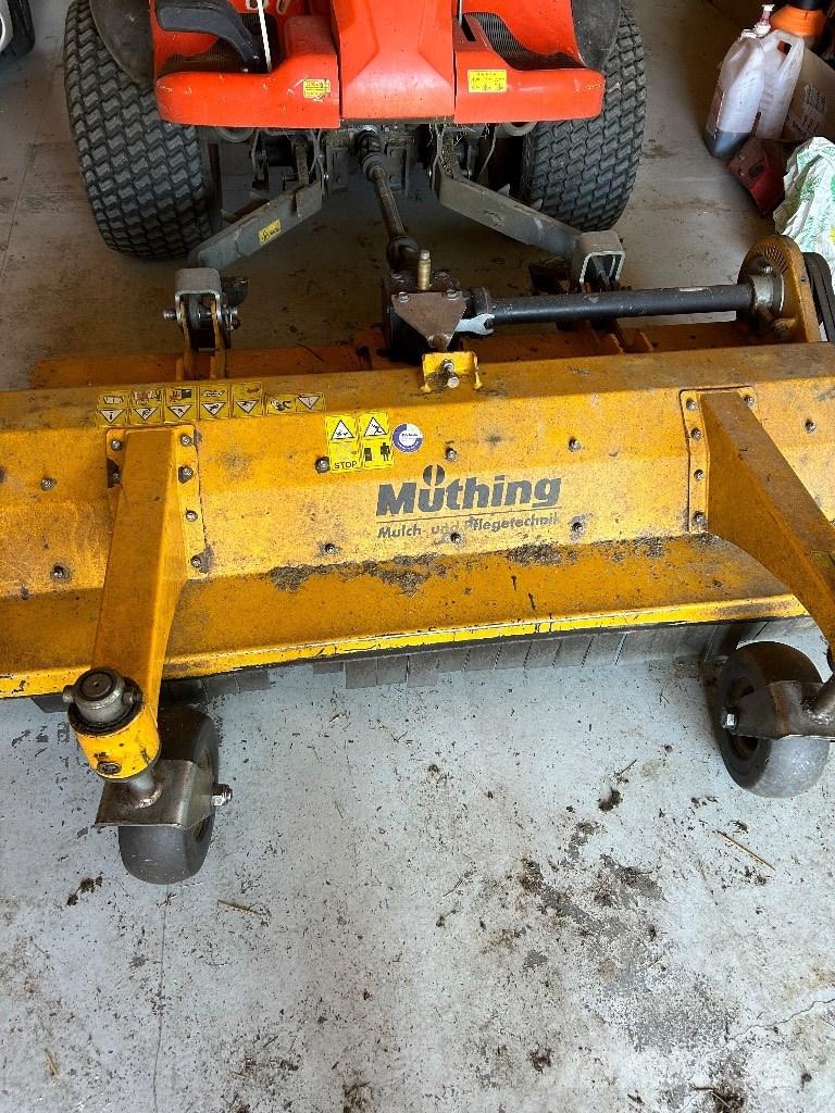 Kubota F 251 Vontatott pázsitnyírók