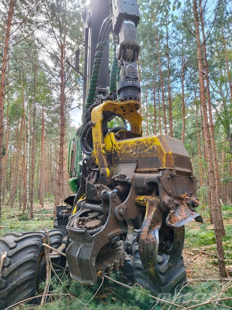 John Deere 1170 G Betakarítók