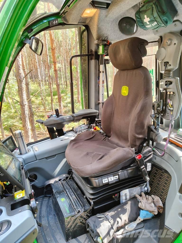 John Deere 1170 G Betakarítók
