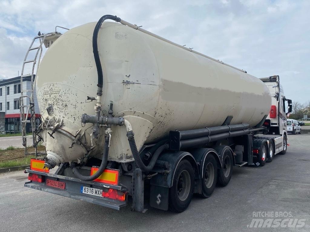 Spitzer SK2458CAL Tartályos félpótkocsik