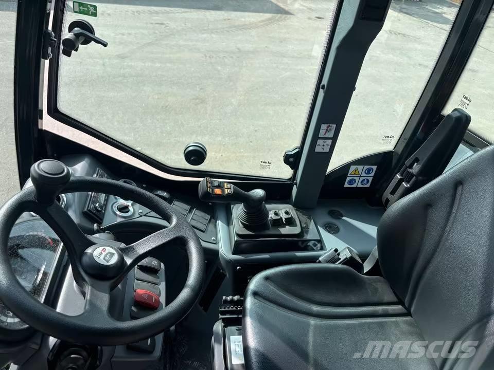 GiANT G 3500 X-tra Gumikerekes homlokrakodók