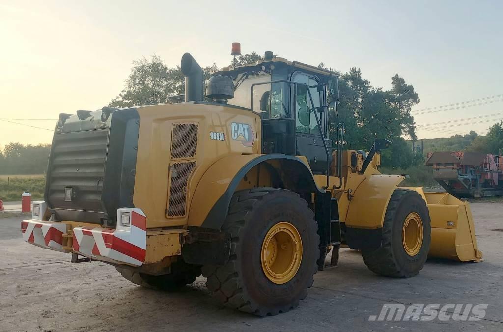 CAT 966 M Gumikerekes homlokrakodók