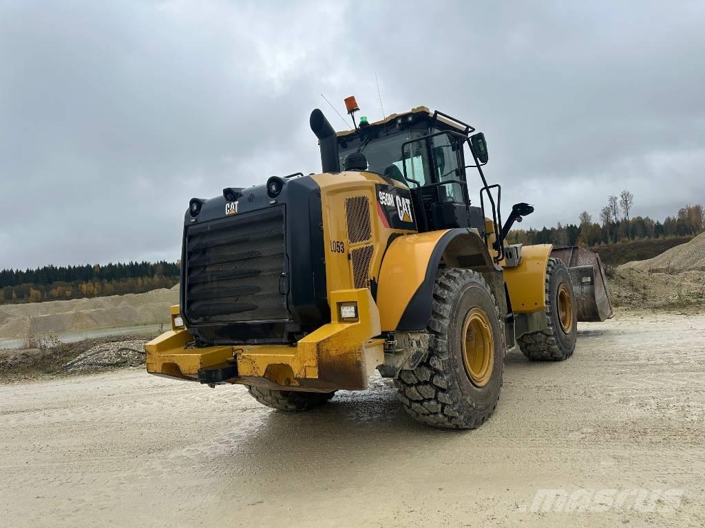 CAT 950 M Gumikerekes homlokrakodók