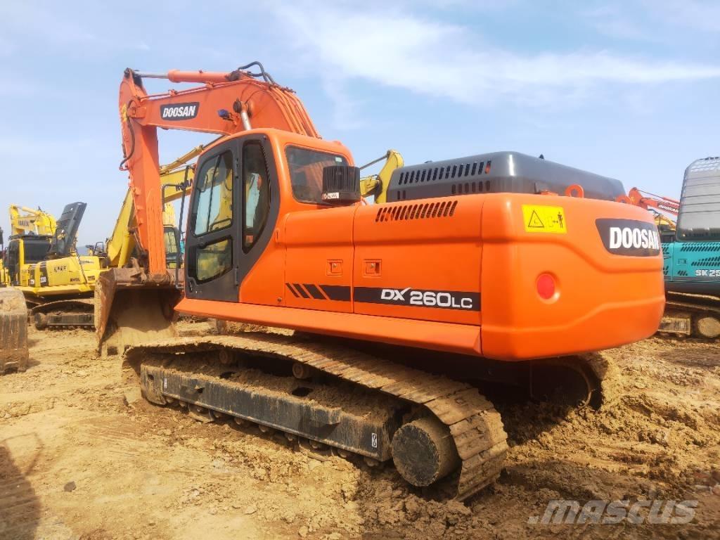Doosan DX260LC Lánctalpas kotrók