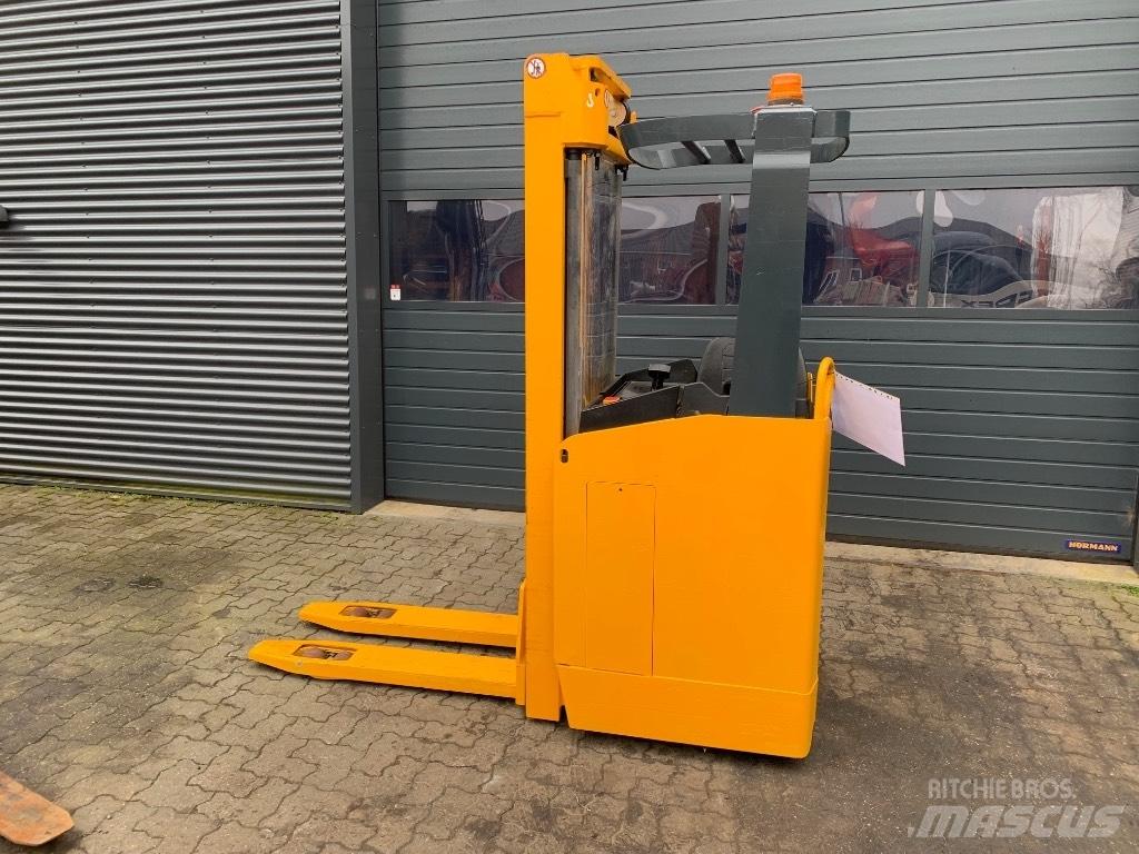 Jungheinrich ESC316 Tolóoszlopos targonca