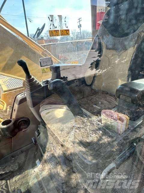 CAT 320 C L Lánctalpas kotrók