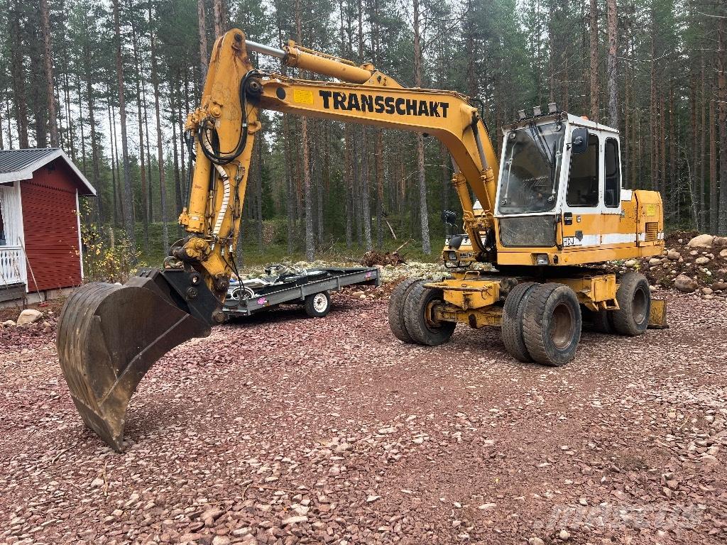 Liebherr 902 Gumikerekes kotrók