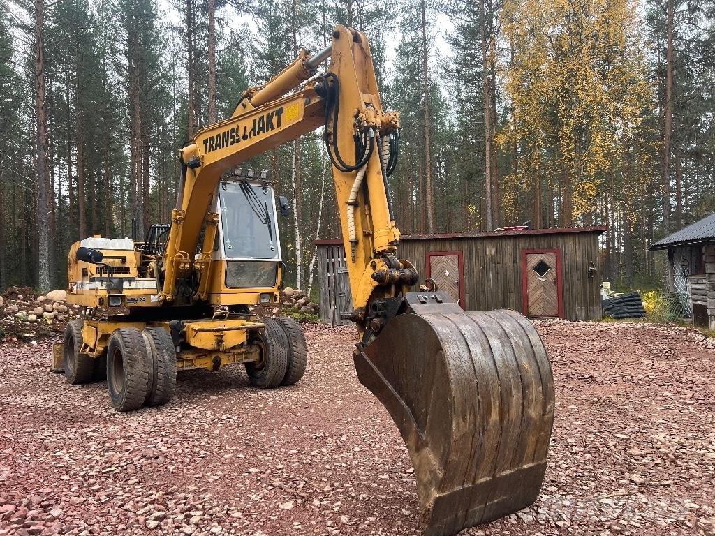 Liebherr 902 Gumikerekes kotrók