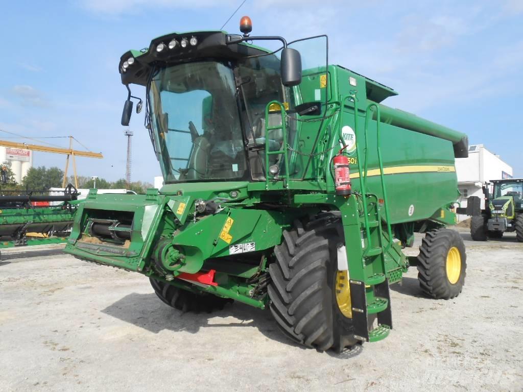 John Deere T550i Kombájnok
