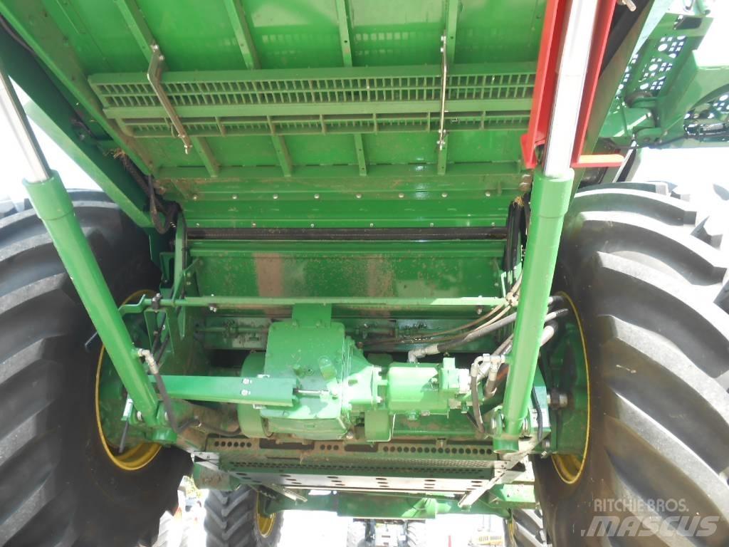 John Deere T550i Kombájnok