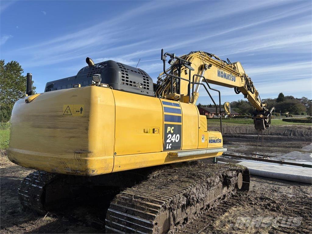 Komatsu PC240LC-11 Lánctalpas kotrók