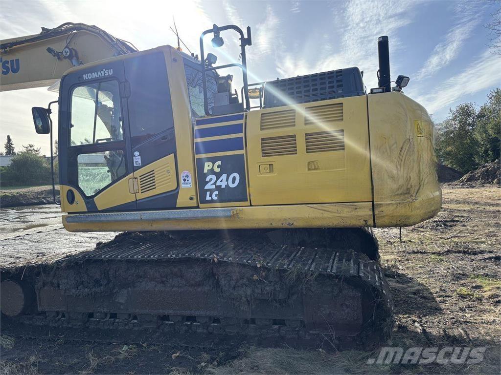 Komatsu PC240LC-11 Lánctalpas kotrók