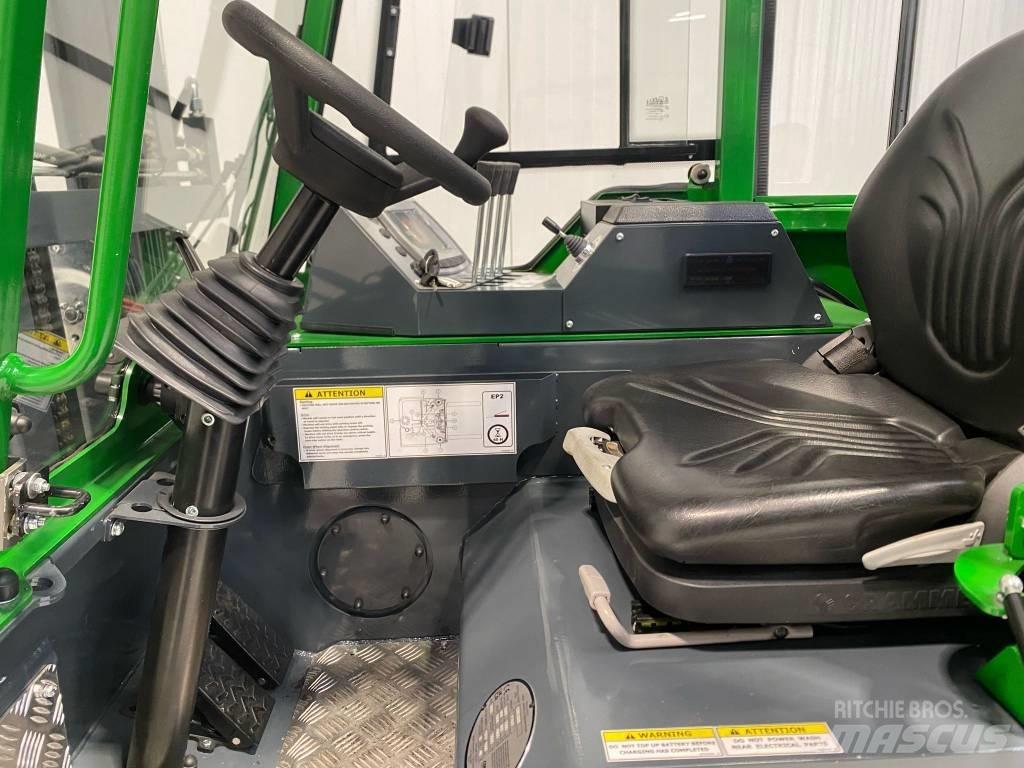 Combilift CBE2500 Tolóoszlopos négyutas targonca