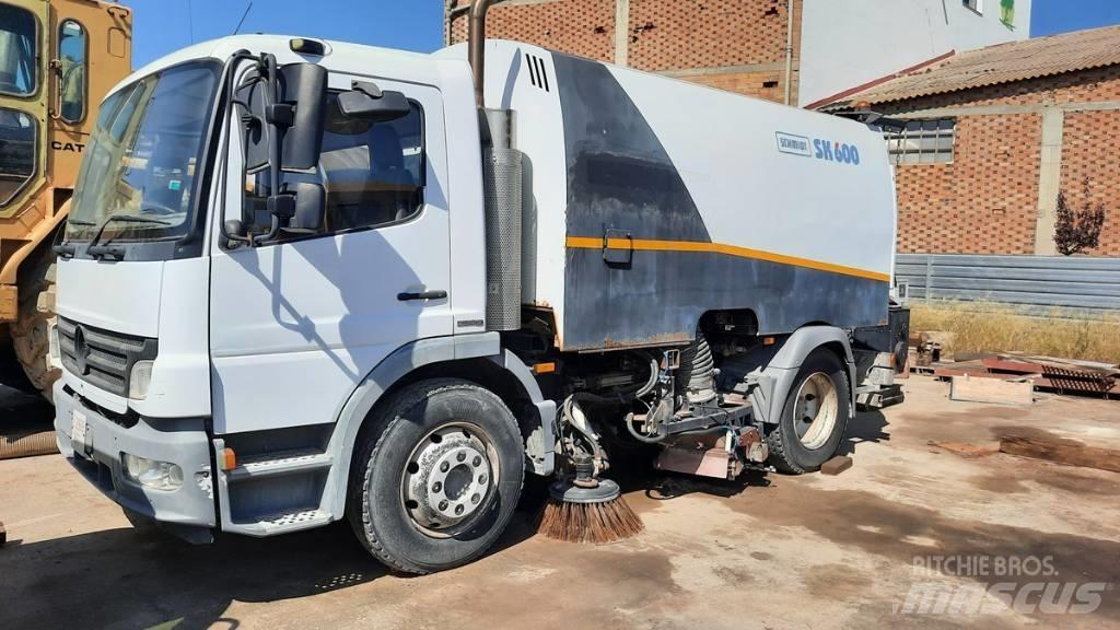 Mercedes-Benz SK600 Utcaseprő teherautók