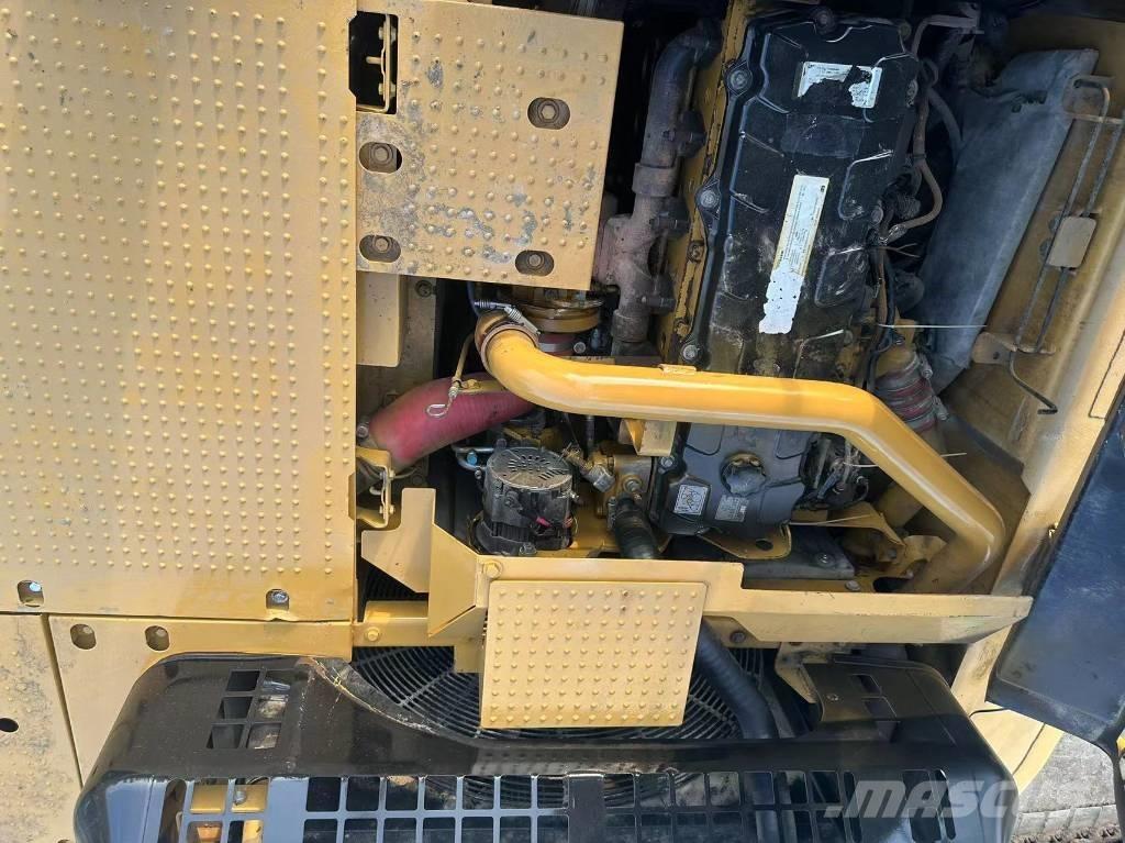 CAT 330 D Lánctalpas kotrók