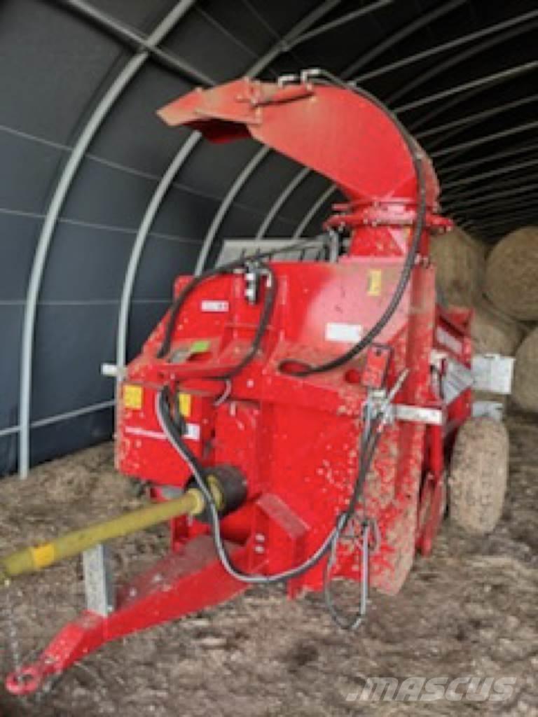 Silofarmer P 280 Bála aprító, vágó, csomagoló
