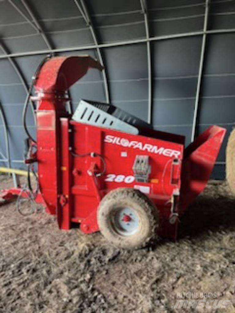 Silofarmer P 280 Bála aprító, vágó, csomagoló