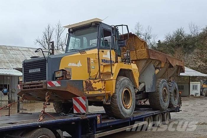 Komatsu HM300-2 Mezei dömperek
