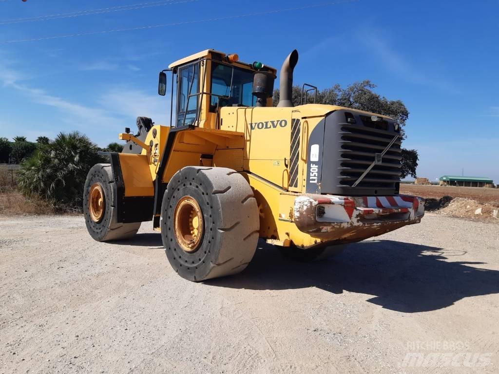 Volvo L 150 F Gumikerekes homlokrakodók