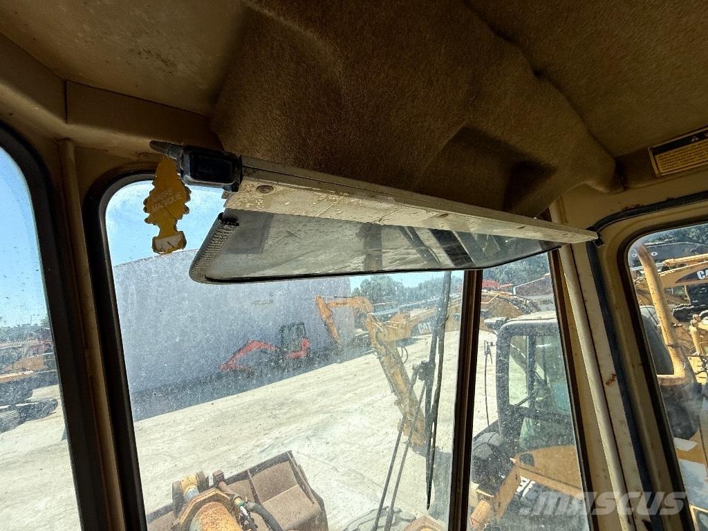 CAT 950 F Gumikerekes homlokrakodók