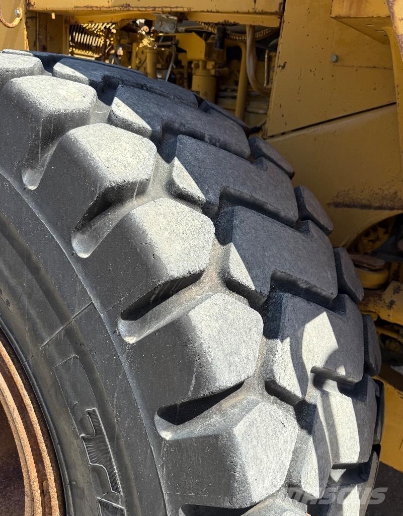 CAT 950 F Gumikerekes homlokrakodók