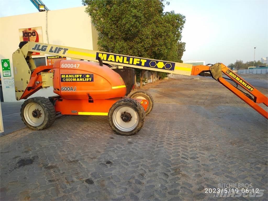 JLG 600AJ Karos emelők