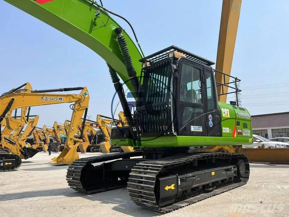 CAT 320 D 2 Lánctalpas kotrók