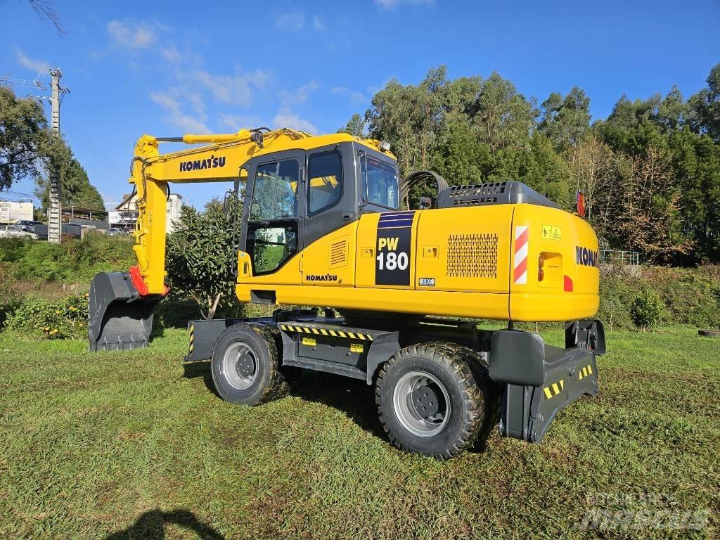 Komatsu PW 180-7 Gumikerekes kotrók