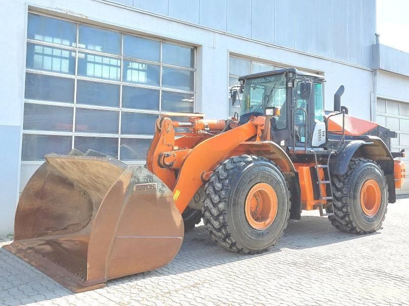 Hitachi ZW 310-6 Gumikerekes homlokrakodók