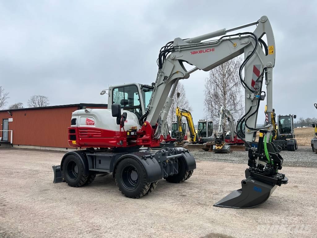 Takeuchi TB395W Gumikerekes kotrók