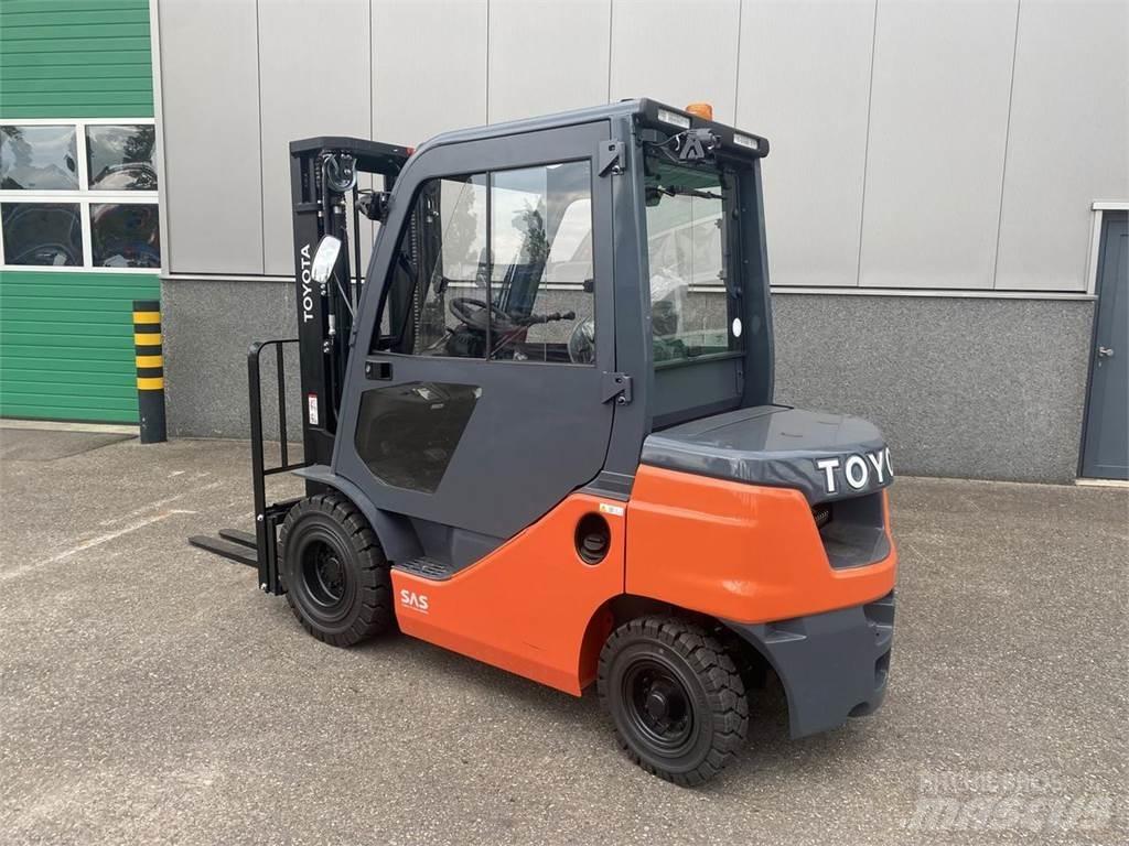 Toyota 52-8FDF25 Dízel targoncák