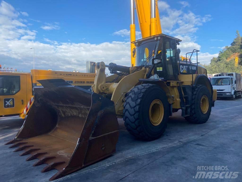 CAT 966M XE Gumikerekes homlokrakodók