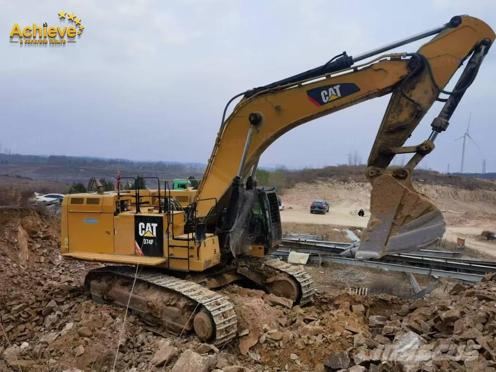 CAT 374 F Lánctalpas kotrók