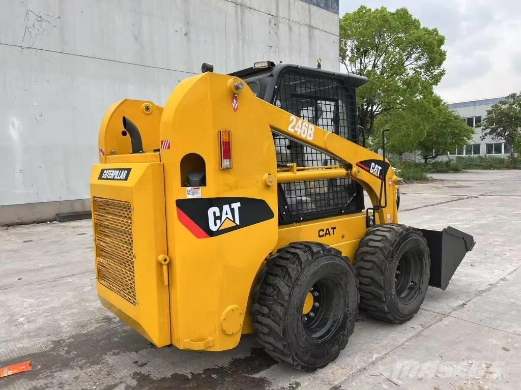 CAT 246 B Mini homlokrakodók